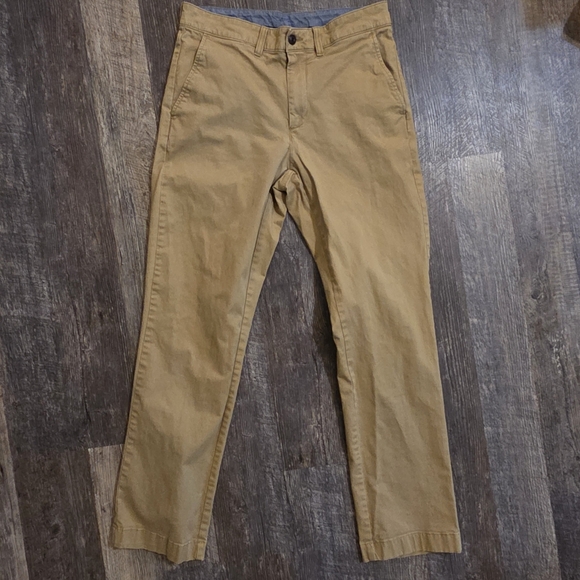 LL Bean Mens Standard Fit Cotton Stretch Khaki Pants Size 32x31 - Picture 1 of 7